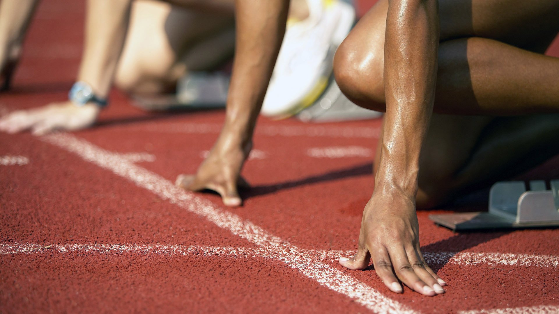 “法甲争冠第一集团紧张追赶，竞争激烈”，法甲夺冠